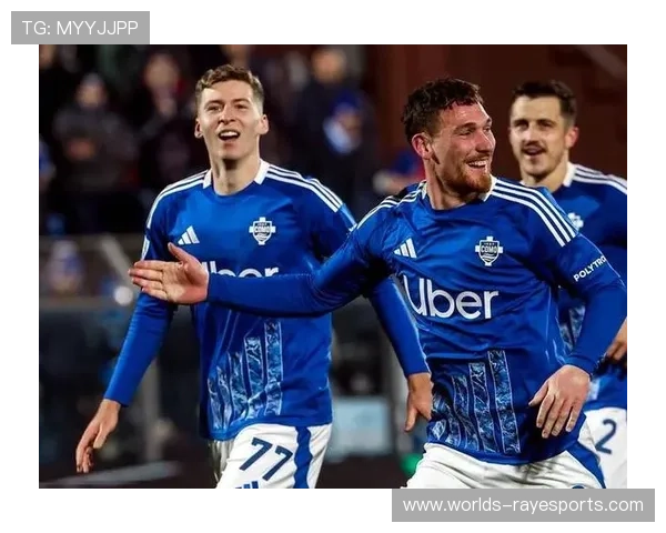 科莫主场本赛季保持不败 展现强劲势头状态稳健信心十足