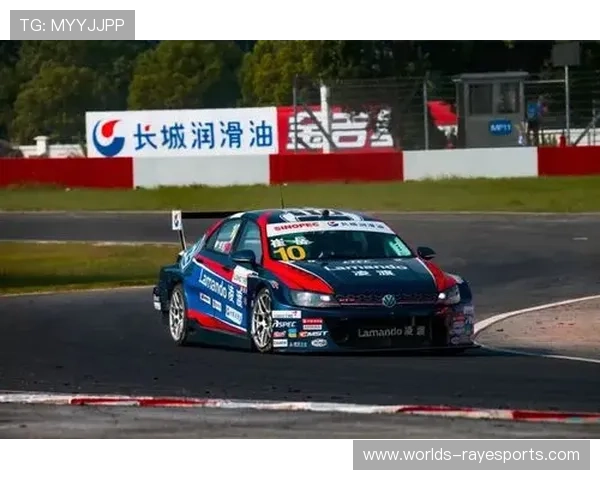 排水盖问题引发练习赛红旗，车手调校计划受干扰