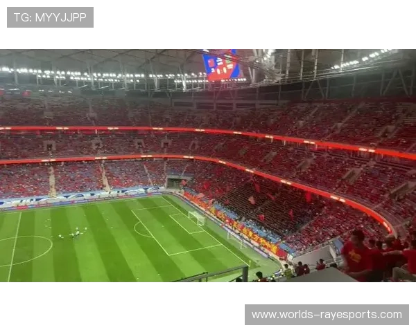 大连梭鱼湾足球场收官战吸引62330名观众刷新上座纪录